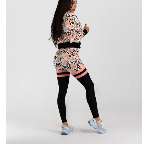 NOIREBLANC Peaches and Cream set - Picture 3 of 4